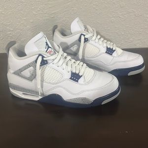 Air Jordan 4 midnight navy 11.5 worn once %100 authentic.